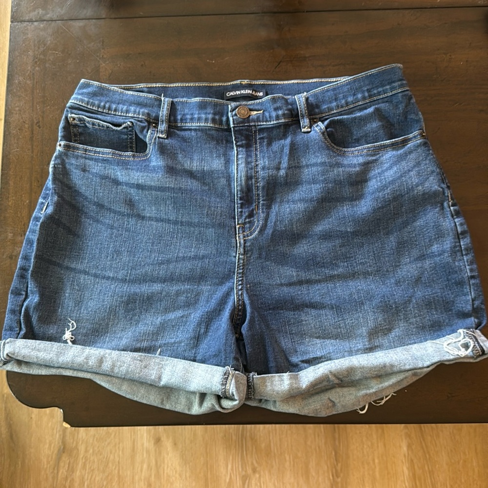 EUC like new! Calvin Klein Recycled Distressed Denim Cut Offs Shorts Size 16